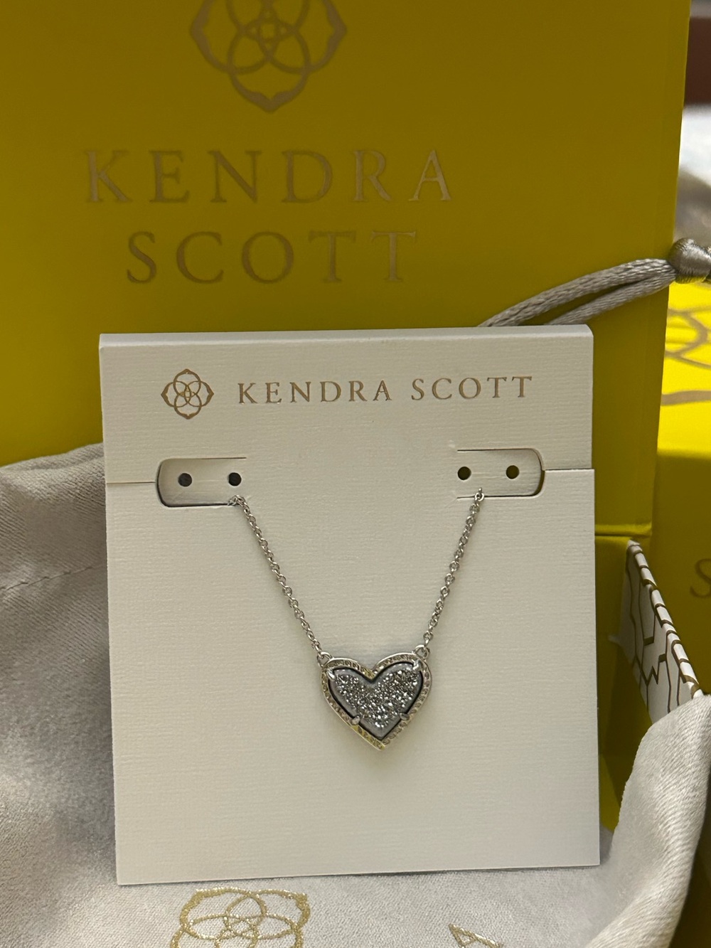 NWT Kendra Scott Ari Heart Silver Pendant Necklace in Platinum Drusy